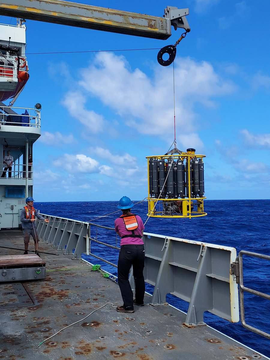 NOAA_AOML's tweet image. #FieldWorkFriday Two scientists at AOML are out at sea on the GO-SHIP I09N hydrographic cruise! 🌊🚢
@CIMASRosenstiel scientist, Leah Chomiak, will serve as Co-Chief Scientist on the cruise while NOAA scientist, Chuck Featherstone, measures Dissolved Inorganic Carbon. Stay tuned!