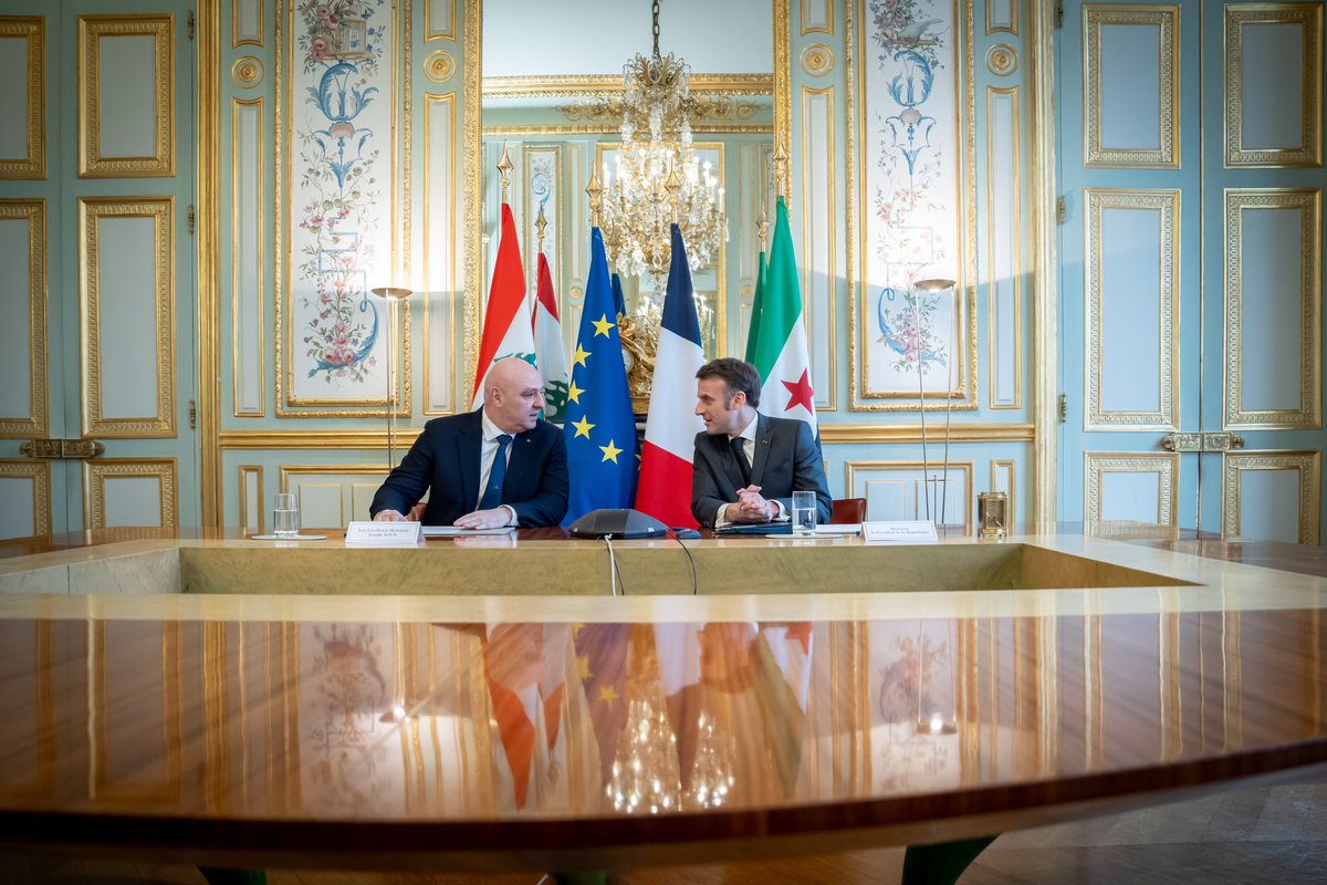 Emmanuel Macron tweet media