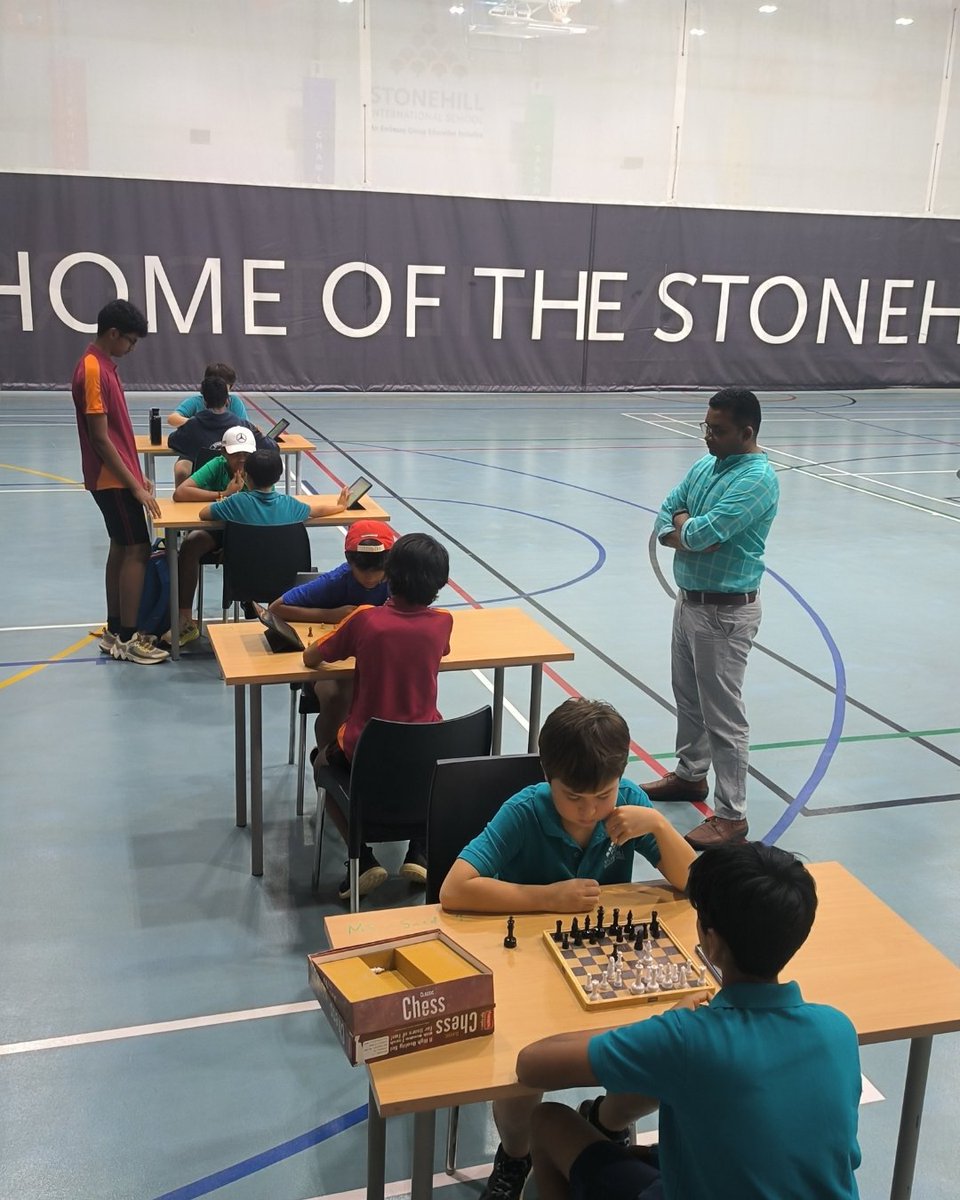 Stonehill_SIS's tweet image. Strategy, focus, and fierce competition! On Monday, our middle and high school students battled it out in a thrilling chess tournament. Congratulations to Bachendri house on winning the most points across the tournament!
#HouseChess #Checkmate #GoStonehillTigers #StonehillSports