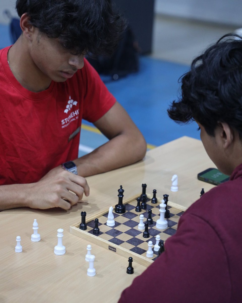 Stonehill_SIS's tweet image. Strategy, focus, and fierce competition! On Monday, our middle and high school students battled it out in a thrilling chess tournament. Congratulations to Bachendri house on winning the most points across the tournament!
#HouseChess #Checkmate #GoStonehillTigers #StonehillSports