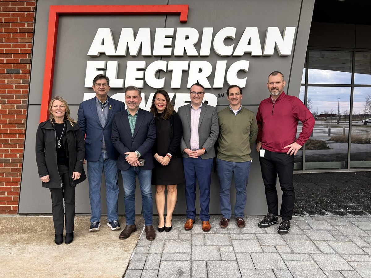 BPC_Bipartisan's tweet photo. We’re kicking off #BPCACE today with @RepMikeCarey and @RepSchneider at American Electric Power’s @NewAlbanyOhio Transmission Center.
@AEPnews employs over 1,300 Ohioans and serves more than five million customers in 11 states, including 1.5 million Ohio homes and businesses. https://t.co/LB35o0ni2f