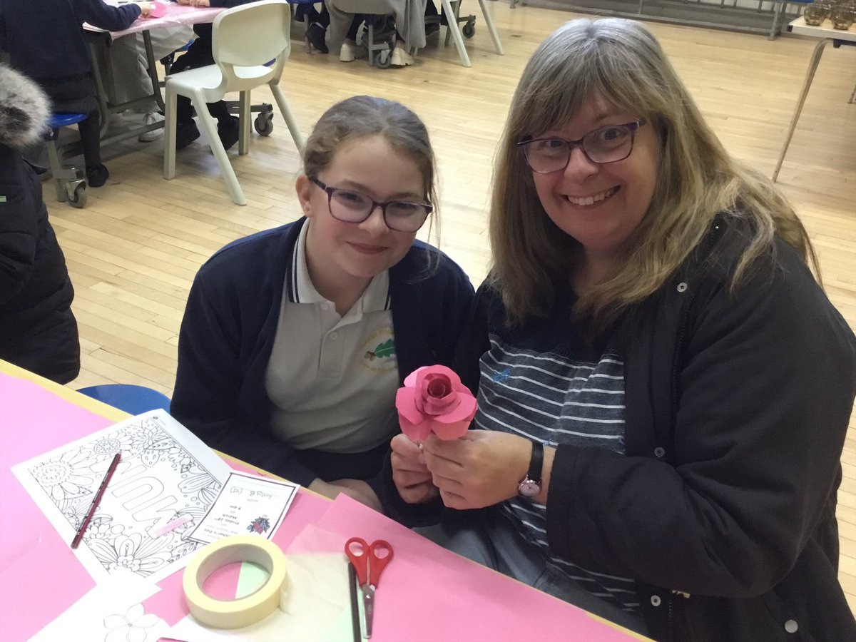 Sarah Paul tweet media