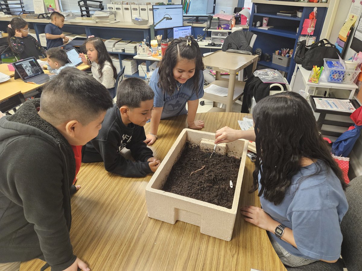 Thank you <a href="/MsReyesLopez/">Maggie</a> for letting your kids do some real-world exploration! <a href="/BES_Cowboys/">Bradfield Elementary</a>