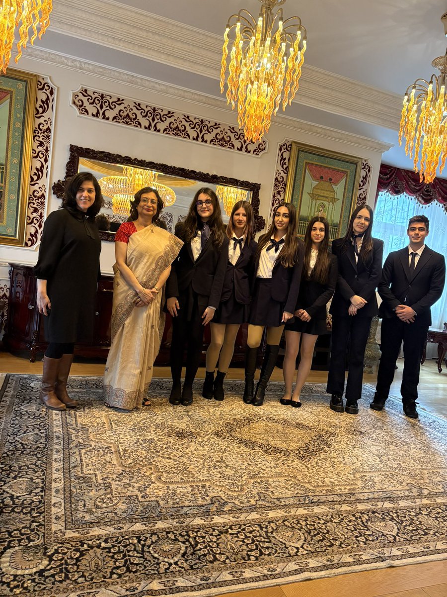 Manika Jain मणिका जैन (@manikajainifs) on Twitter photo Had excellent interaction with school children who were interested in 🇮🇳 culture and diplomatic life
<a href="/eoiromania/">India in Romania</a> <a href="/IndianDiplomacy/">Indian Diplomacy</a> Had excellent interaction with school children who were interested in 🇮🇳 culture and diplomatic life
<a href="/eoiromania/">India in Romania</a> <a href="/IndianDiplomacy/">Indian Diplomacy</a>