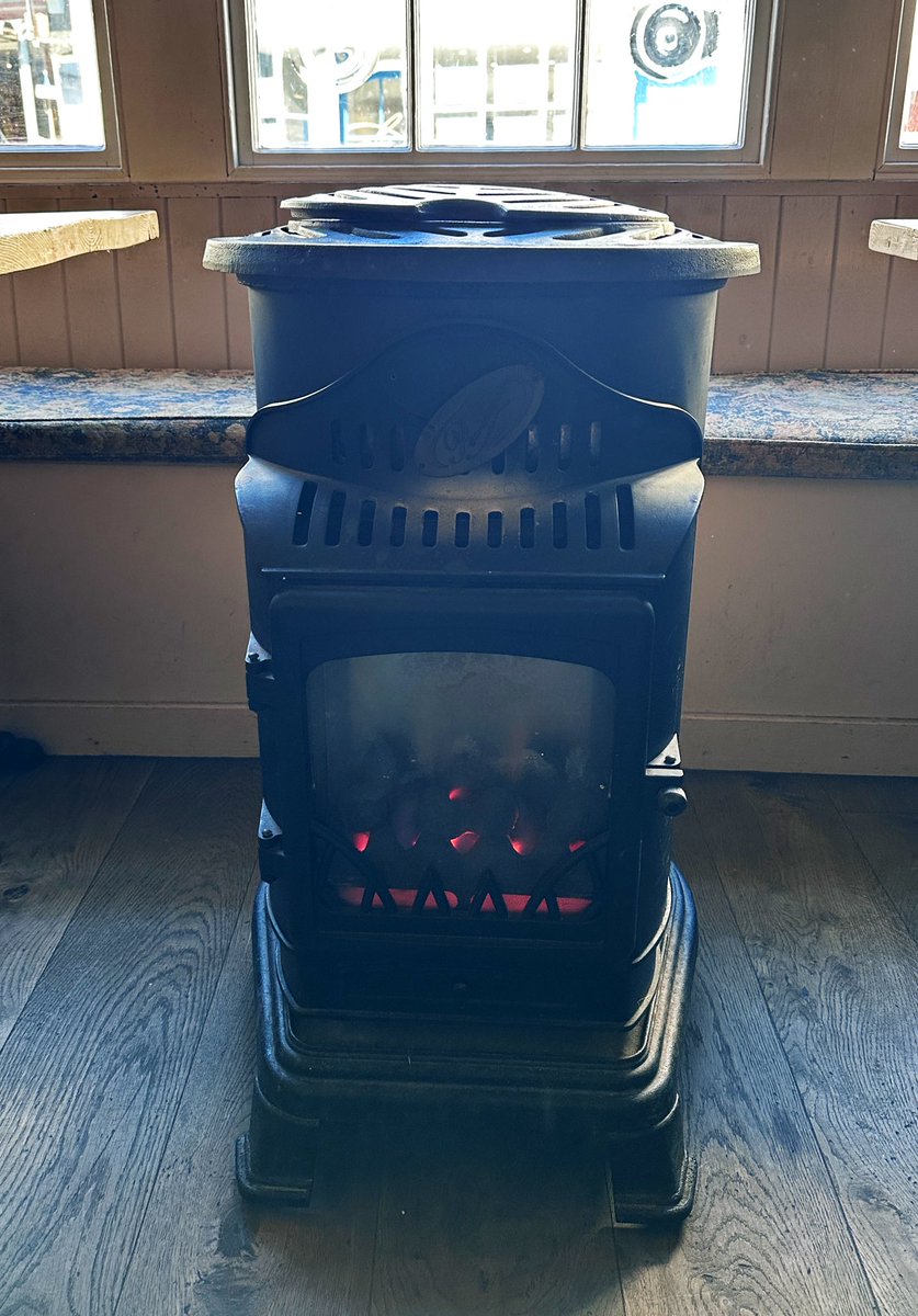 ProfessorPubUK's tweet image. The Volunteer Inn, Lyme Regis - a lovely local only a short stroll from the beach! Welcoming and friendly with a great stove pumping out head! #pub #cider