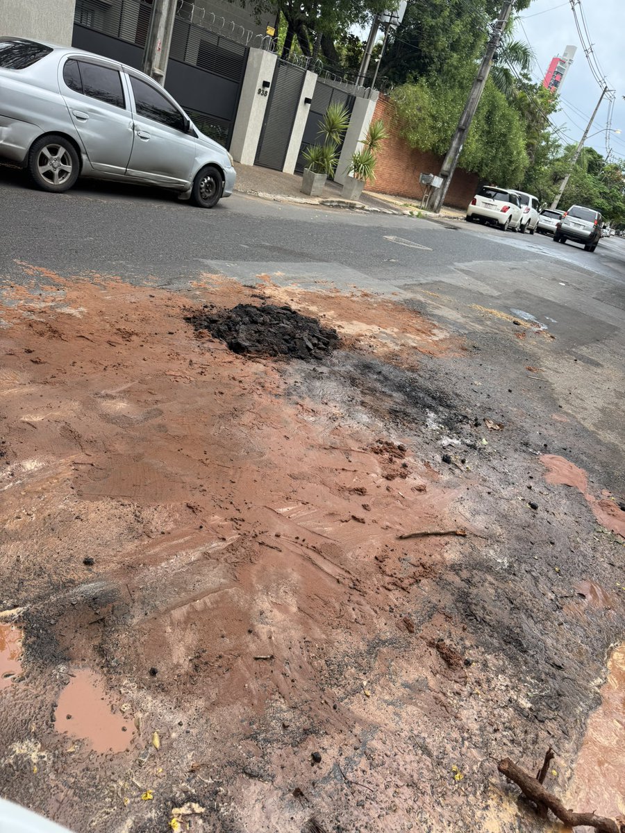 Gracias por dejar tan hermosa mi calle y entrada a mi garage 😍 un espectáculo de obra 👏🏼👏🏼 <a href="/EssapSA/">Essap S.A.</a> <a href="/AsuncionMuni/">Municipalidad de Asunción</a> <a href="/nenechopy/">Nenecho Rodríguez</a>