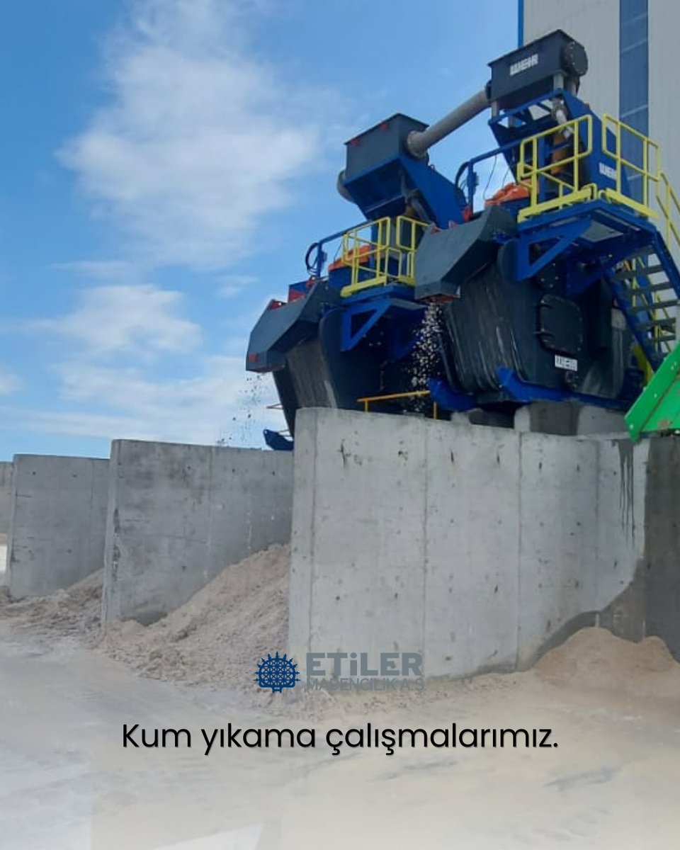 Kum yıkama çalışmalarımız.

#etilermadencilik #madencilik #kaolen #beyazsiliskumu #siliskumu #kumocağı #madenocağı #seramik #inşaat #hammadde #hammaddeüretimi #istanbul #türkiye