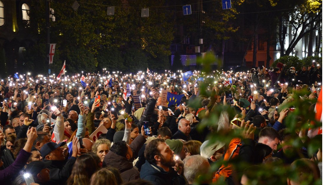 🇬🇪 #Georgia: #HumanRights orgs <a href="/HRHTbilisi/">HRH Tbilisi</a>, <a href="/Shamemovement/">Shame Movement</a> &amp; 3 others had their bank accounts frozen, in retaliation for their support to protesters amid the November 2024 demonstrations.
📣We urge the authorities to revoke this measure!
👉fidh.org/en/issues/huma…