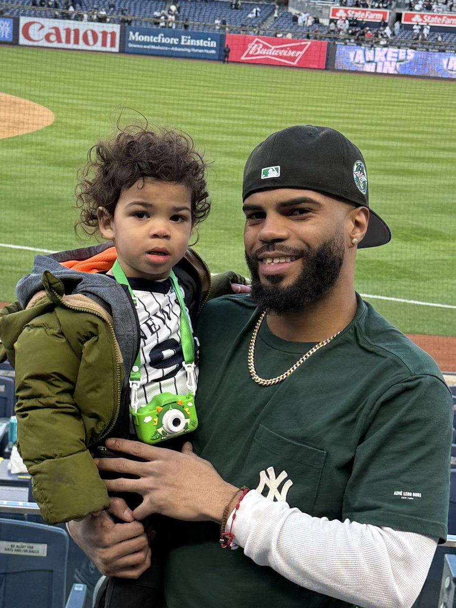 zerochapis's tweet image. Go Yankees #RepBX