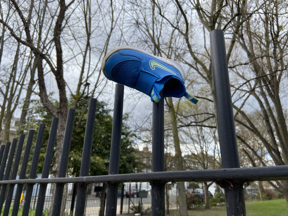 JamesWebb (@webbyjameshere) on Twitter photo Small person followed advice to ‘just do it’ & lost a shoe <a href="/abandonedshoes/">abandonedshoespotter</a> 👟
#Camden #London Small person followed advice to ‘just do it’ & lost a shoe <a href="/abandonedshoes/">abandonedshoespotter</a> 👟
#Camden #London