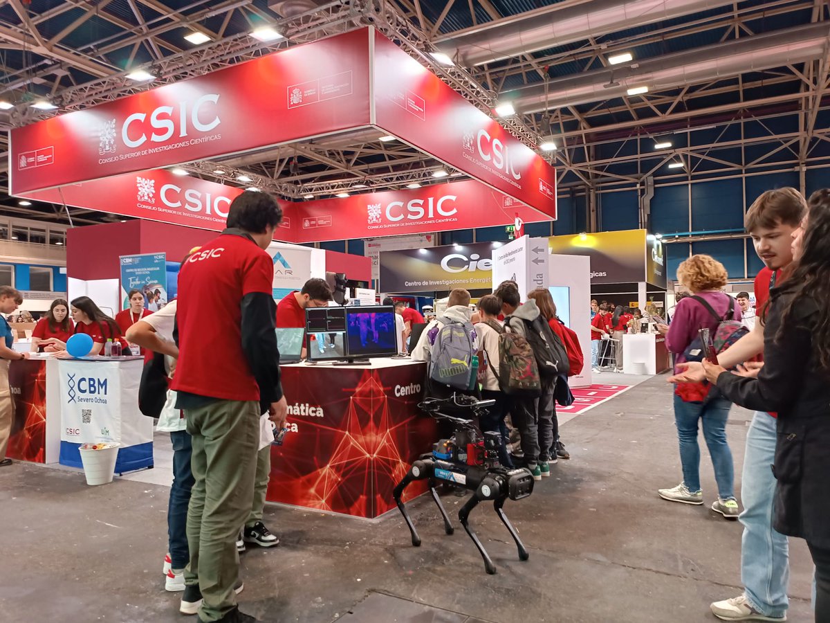 CARobotica_'s tweet image. Los más pequeños y los más jóvenes también vienen a vernos. 🧑‍🔬🧪

#Klara #Robótica #IA #Automática #CAR #CSIC #Feria #IFEMA #MadridEsCiencia