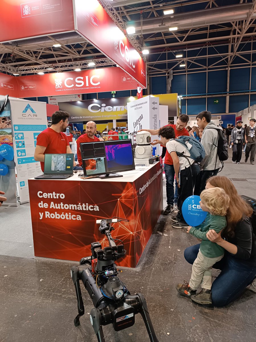 CARobotica_'s tweet image. Los más pequeños y los más jóvenes también vienen a vernos. 🧑‍🔬🧪

#Klara #Robótica #IA #Automática #CAR #CSIC #Feria #IFEMA #MadridEsCiencia