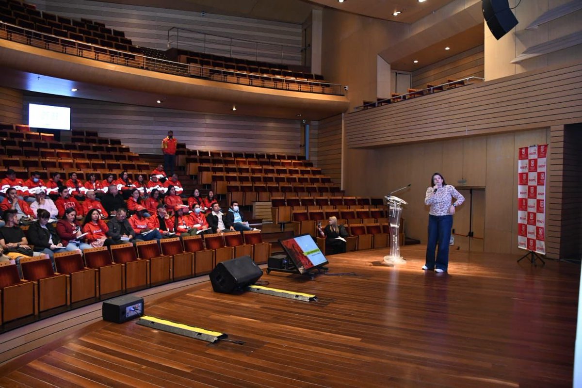 LauraV_Villa's tweet photo. Avanza la jornada de fortalecimiento de capacidades para gestores territoriales Este espacio estratégico nos permite robustecer las herramientas que facilitan su labor, promoviendo una interacción más efectiva y una orientación más clara hacia la ciudadanía porque #AquíSíPasa🟨🟥 https://t.co/pCTPjsVEOQ