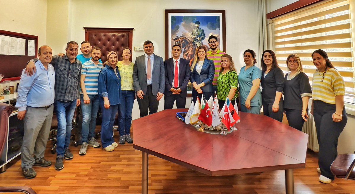 Bugün idari personelimizle bir araya gelerek bayram sevincimizi paylaştık. Dayanışmamız ve birlikteliğimiz, bu güzel günleri daha anlamlı kılıyor. Tüm ekibimize teşekkür eder, hepimize mutlu bayramlar dilerim!