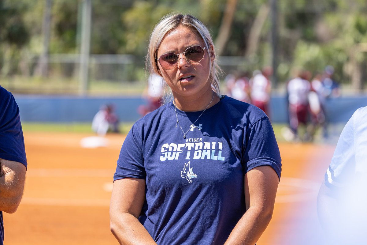 Happy birthday to our wonderful assistant coach Kali Kaestner !!!! 

❤️ 🎂 🎈 🎉 

#DefendTheBeach