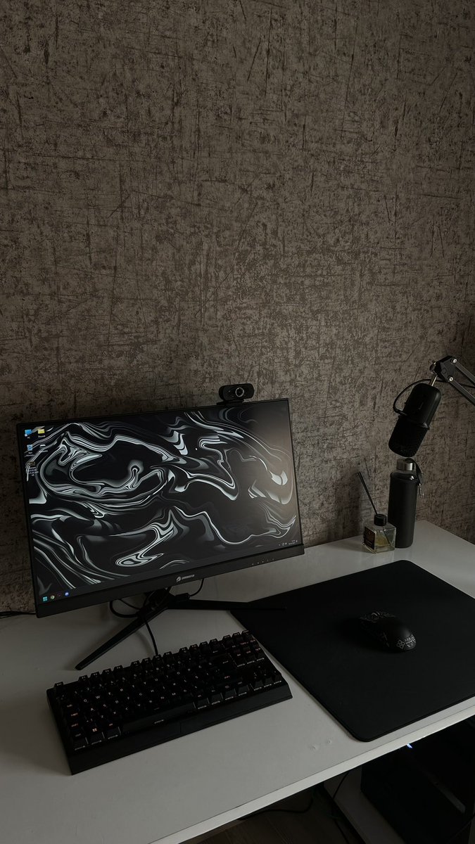 gilgeousbtu's tweet image. #desktopsetup