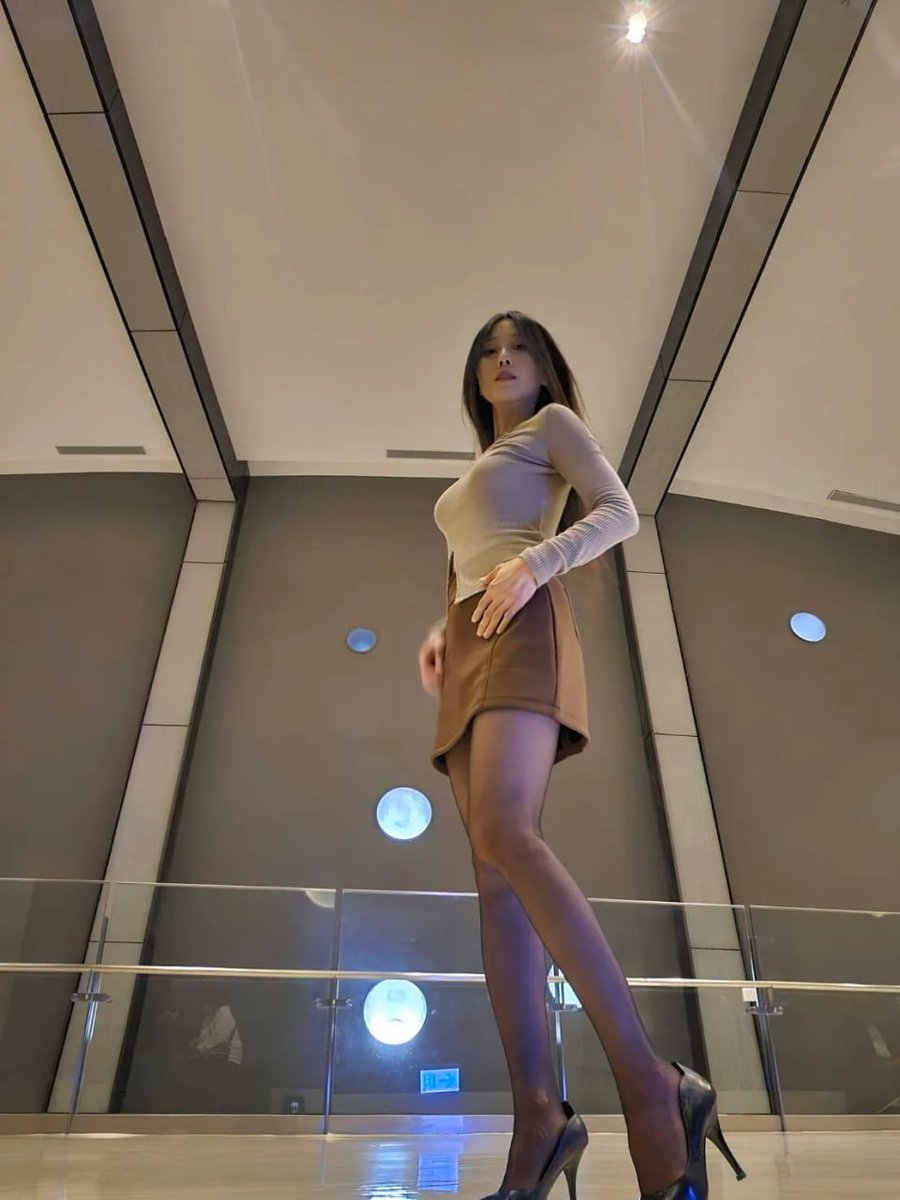 你敢點讚
林老師就敢去你家
再幫你足交願意嗎？
#國小林老師 https://t.co/cahDsFNr2k