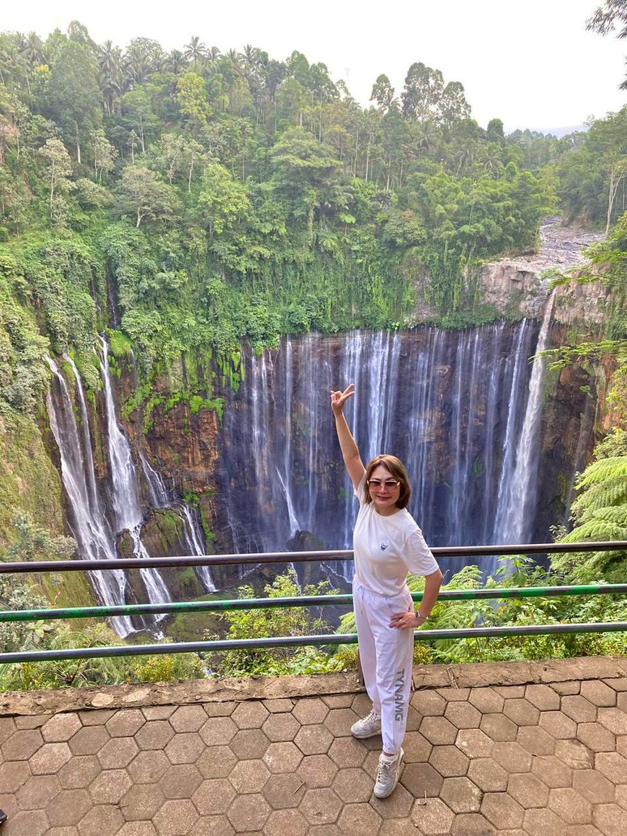 JogjaExplore's tweet image. Java's Volcanic Trilogy: A 7-Day Jogja, Bromo, and Ijen Expedition
This 7-day tour provides a comprehensive experience of East Java's most iconic destinations, offering a blend of cultural immersion and natural wonders. Admin jogjaexplore-tours.com/jogja-malang-b…
#jogjabromoijen #javatour