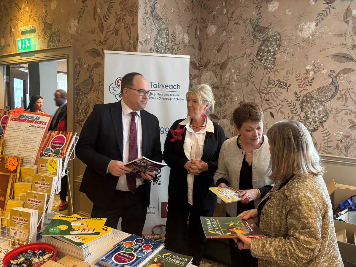 COGG Oideachas (@coggoid) on Twitter photo Clabhsúr ag teacht ar chúrsaí anseo anois ag Comhdháil na bPríomhoidí & na gCathaoirleach i gCaisleán Dhún Bóinne, Co Na Mí.  
Aoíchainteoirí 'is ceardlanna den chéad scoth! 
Neart feicthe 'is foghlamtha againn uathu!
#oidgael 
#tairseachcogg Clabhsúr ag teacht ar chúrsaí anseo anois ag Comhdháil na bPríomhoidí & na gCathaoirleach i gCaisleán Dhún Bóinne, Co Na Mí.  
Aoíchainteoirí 'is ceardlanna den chéad scoth! 
Neart feicthe 'is foghlamtha againn uathu!
#oidgael 
#tairseachcogg