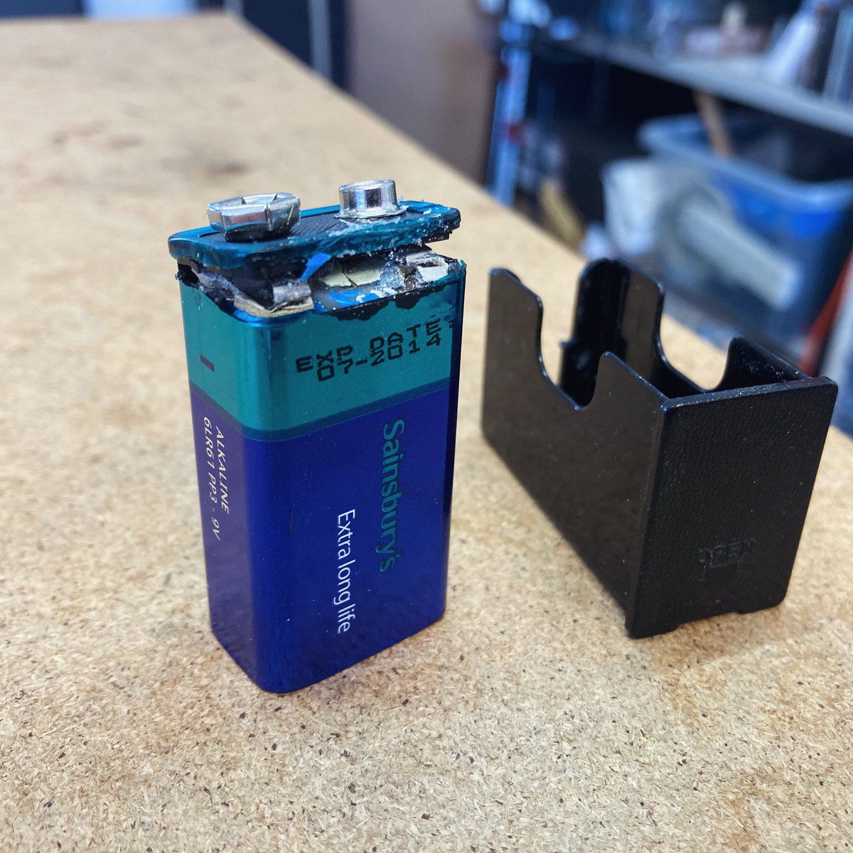 Guitar don’t work. 

This battery is from Sainsbury’s and nearly 11 years old. It has exploded, and that’s all I got to say about that. 

#guitartech #guitarrepair #guitartechnician #guitarrepairs #guitarsetup #acousticguitars #battery #9vbattery #stonecoldsteveaustin