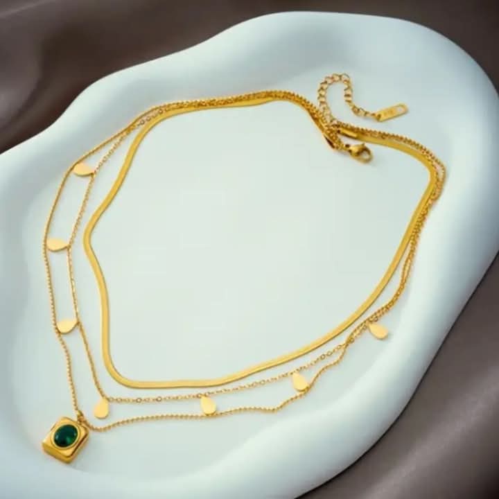 yvieprincess's tweet image. For #sell:#3layer #goldsteel #necklace wit #greengem&amp;amp; #goldplated #pendant:18,000naira.It does not #change its #goldcolor, #highquality&amp;amp;#longlasting.
@YCCOCollections:We #sell #luxury@#affordableprices 

#accessoriesinlagos
#lagosjewelrystore
#lagosjewelryseller