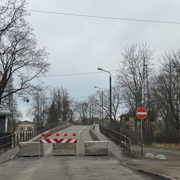 Sveiki, <a href="/RigasDome/">Rīga</a> , ziemā solījāt, ka pavasarī <a href="/Bierini/">Mārupīte</a> velo šķērsojumam varētu atvērt Altonavas tilta braucamo daļu, pārbīdot betona bluķus. Ir pavasaris! :) Varam izdarīt?