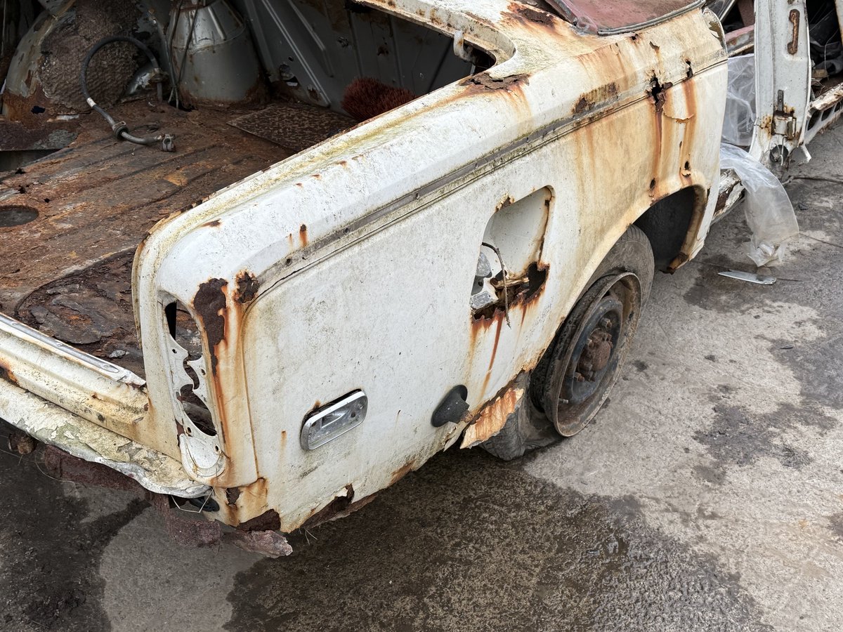 HenryOrchards's tweet image. Can you believe this car is a majestic #RollsRoyce #SilverShadow?

Once shiny and new in a showroom, I wonder what this beautiful Rolls Royce Silver Shadow could say if it could talk.

Henry Orchard and Sons, reassuringly good since 1947.

#ScrapMetal #Cornwall #VintageCars