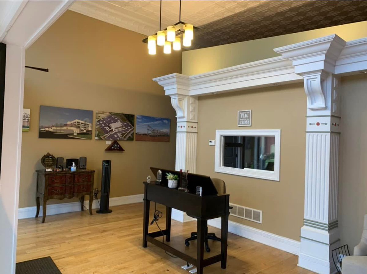 ICONMichael's tweet photo. Our old office space in dowtown Elizabethtown KY is for Lease! We have moved and have this beautiful professional space for lease Call 270-765-9026 https://t.co/beParbZaxO
