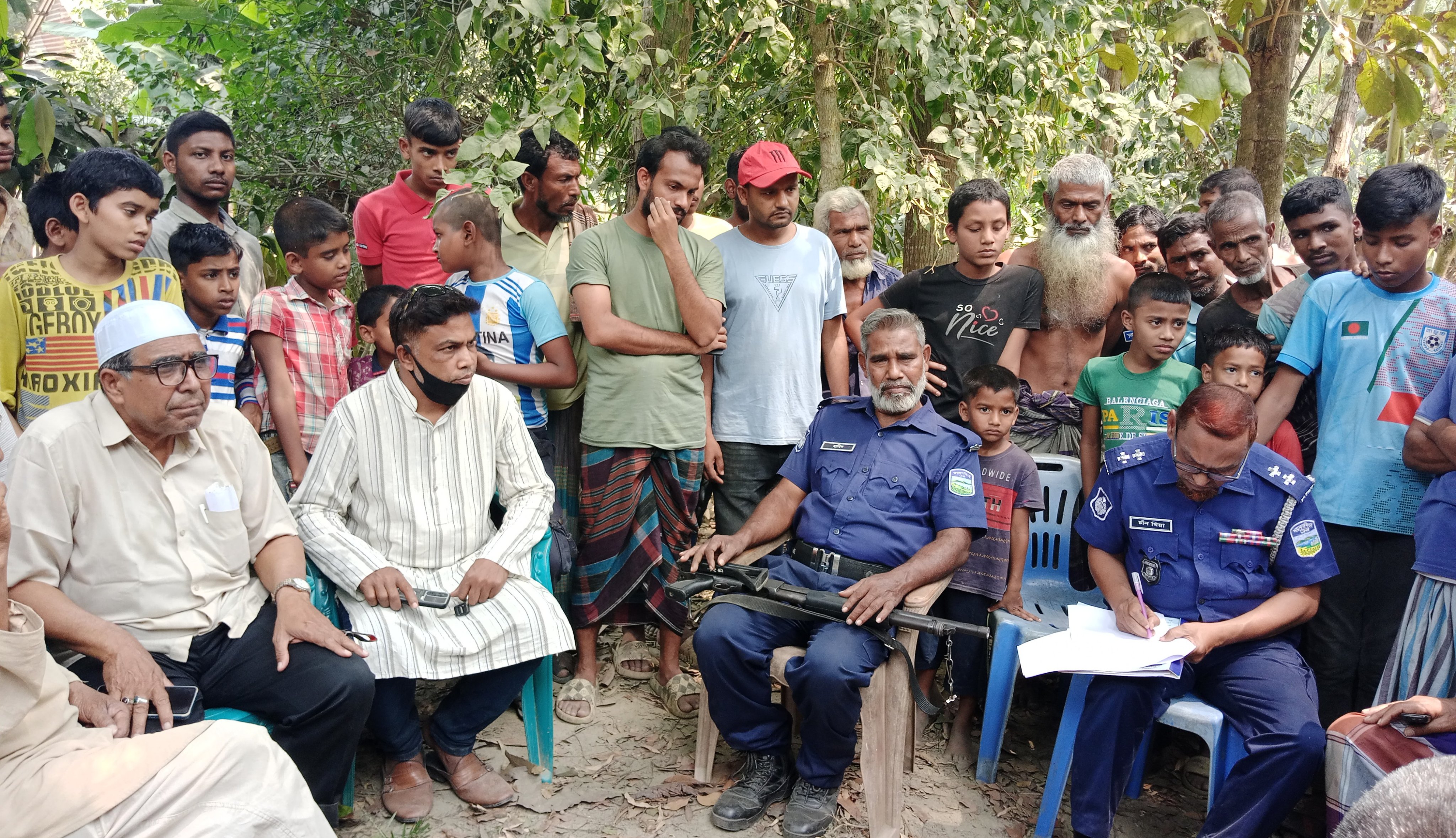 চার সন্তানের জননীর রহস্যজনক মৃত্যু