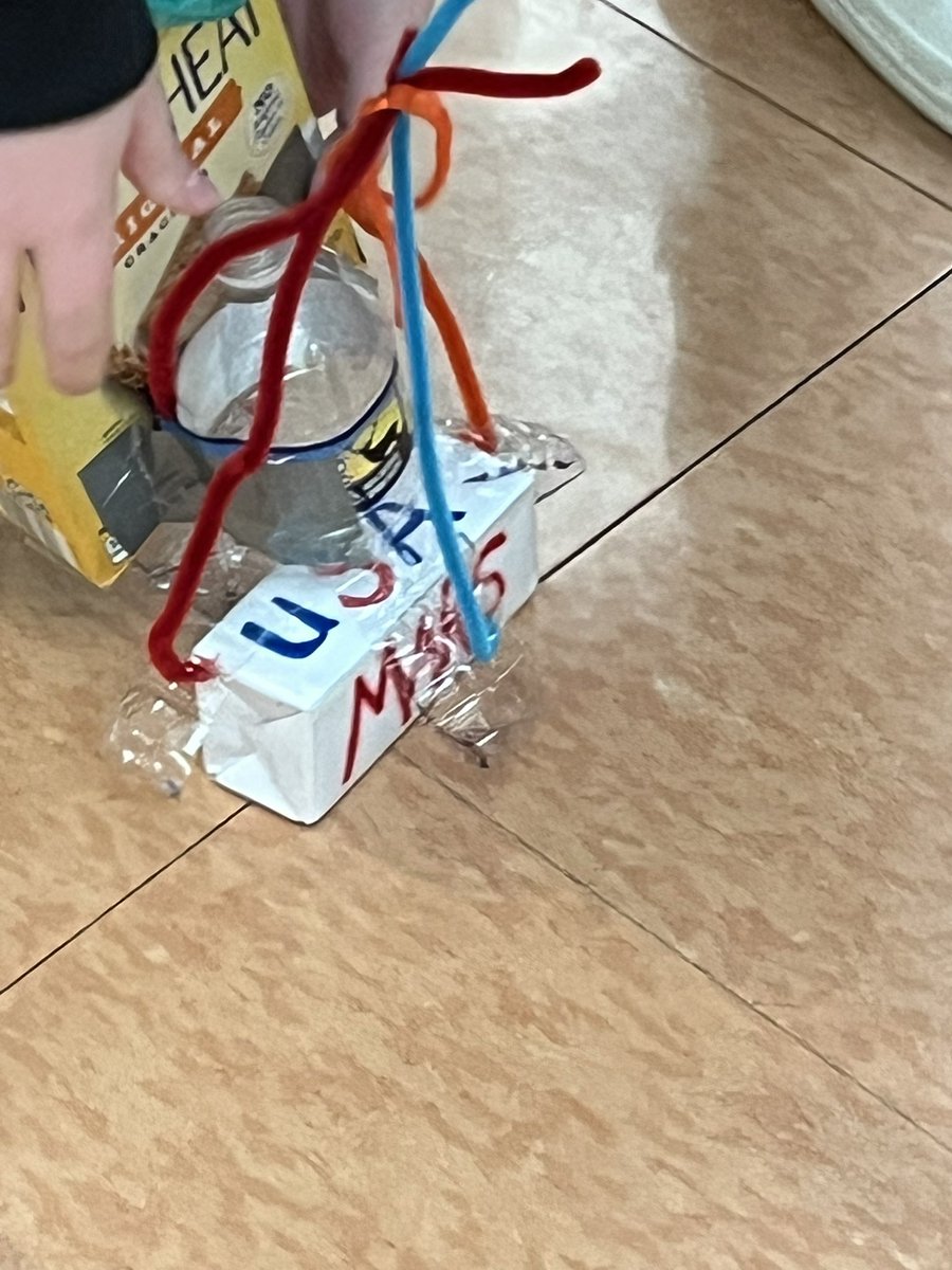 SteamMrs's tweet image. Another successful Mars drop for 6th grade. #steam @Mr_Bonney_Lopat @lopatsd