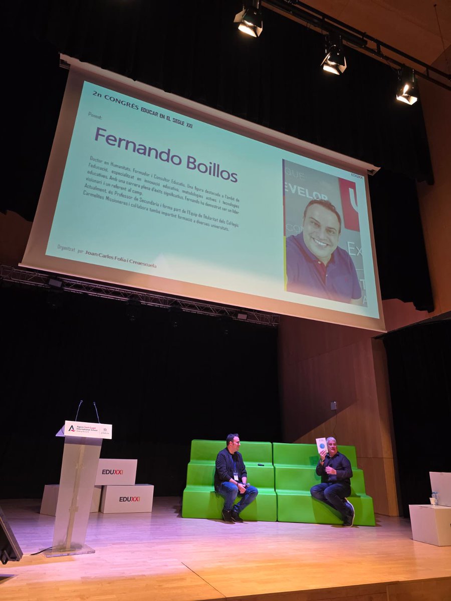En el segundo Congreso Educar en el Siglo XXI con la ponencia: “Gamificación Educativa” en Sant  Cugat en Barcelona. ❤️ Compartiendo educación entre todos.