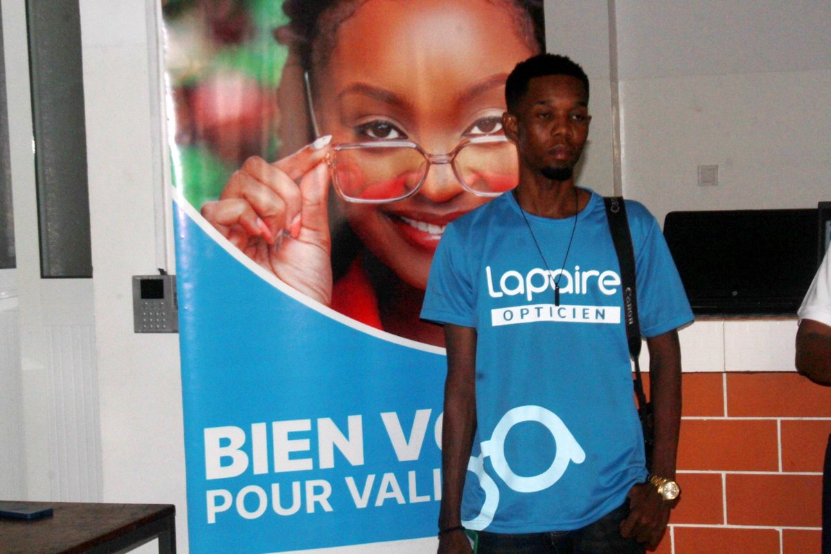 #Cours Lumière a accueilli une délégation de Lapaire Togo pour entretenir nos élèves sur le métier d’opticien . Nos élèves pourront mieux cerner les contours des meiers afin de les orienter dans leurs choix de carrière.
 Merci à #Lapaire Opticien pour sa participation