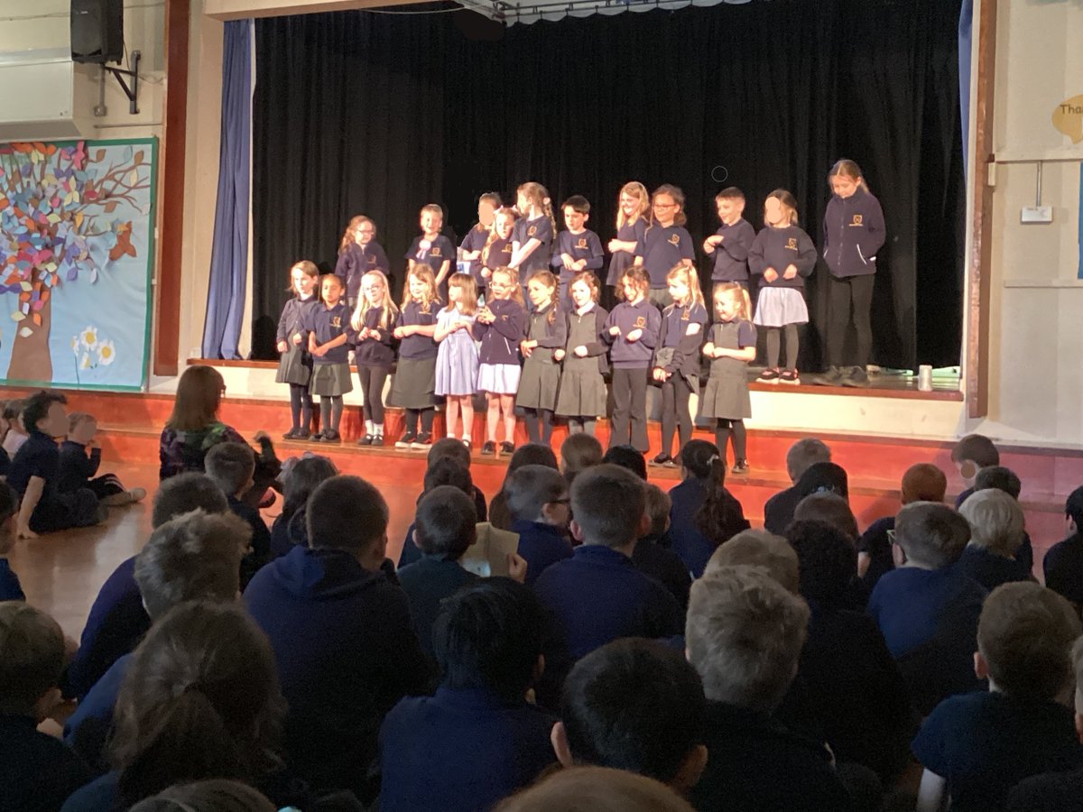 Yesterday afternoon, our KS1 choir treated the residents of Ireland Lodge to three magical songs. Our singers enjoyed it as much as the adults! This afternoon, they performed in front of the whole school and their parents/carers. #KS1choir #communityschool #woodingdean