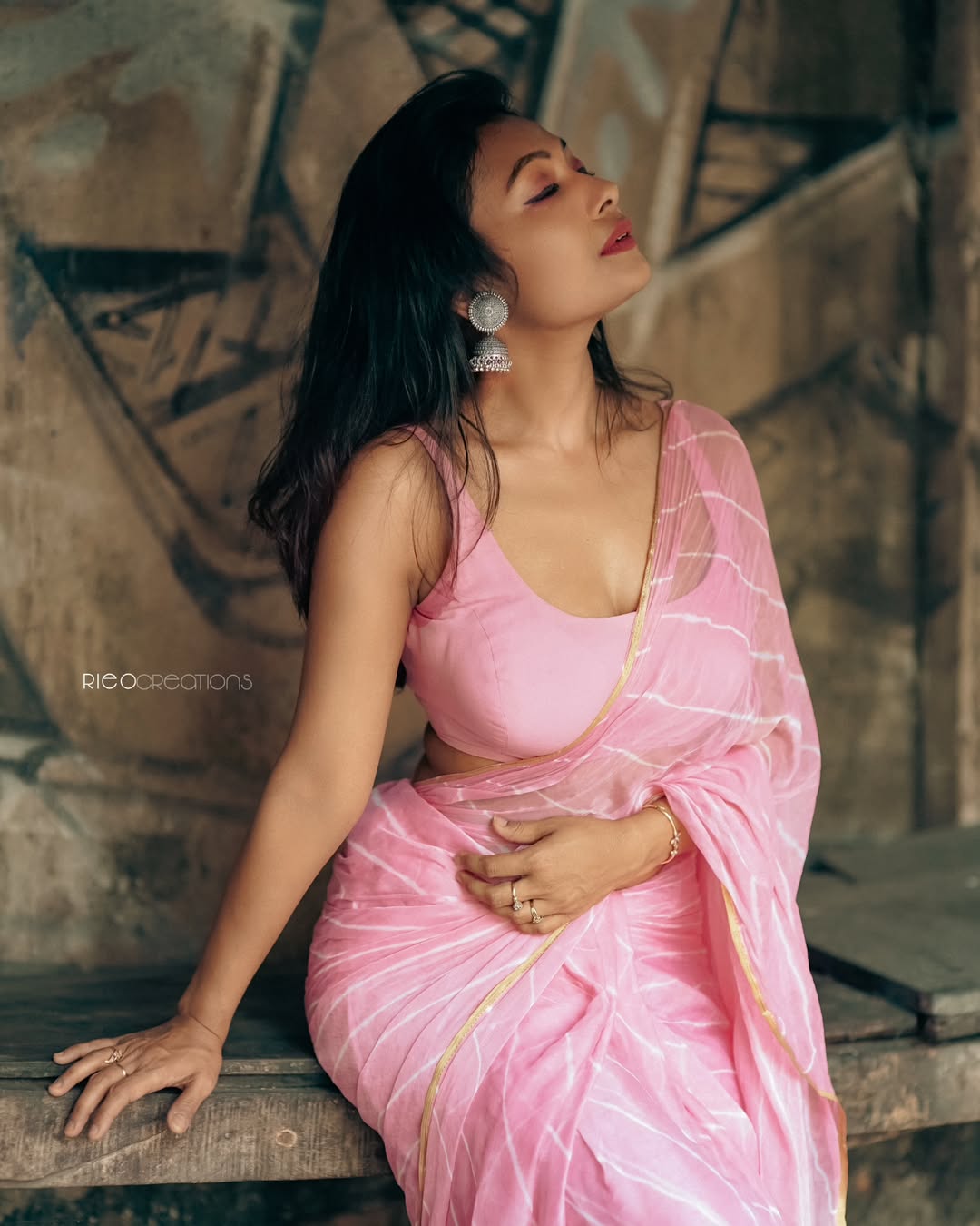 GnIyO8ya0AAiJJ4?format=jpg&name=large