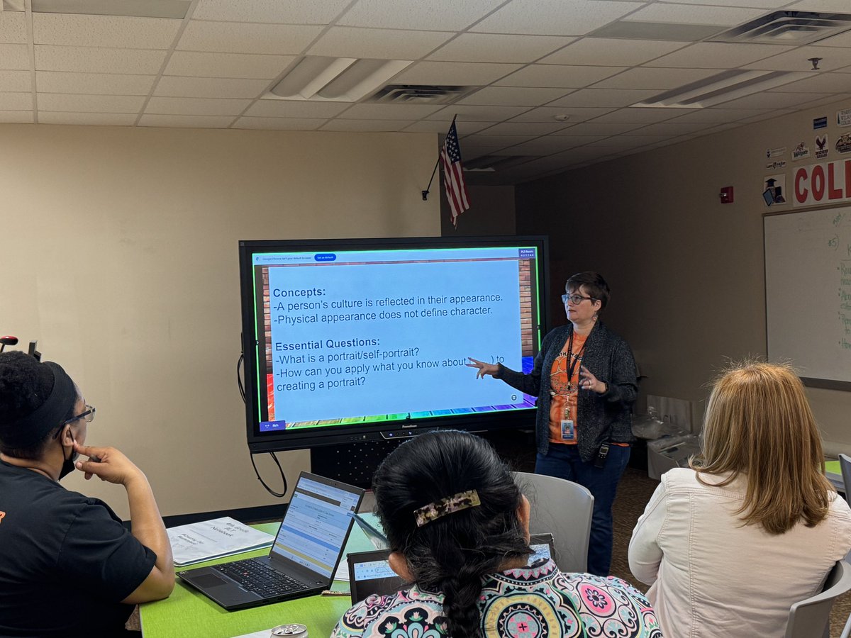 DLESMagnetCoord's tweet image. In the 4th grade PLT, I presented on how to plan for a project using a “R.A.F.T.” &amp;amp; walked them through an #artsintegration lesson, connected to all academic subjects &amp;amp; visual arts. #studentengagement #respectfulandrepresentativeofall #wsfcs #portraitofagraduate @DiggsLatham