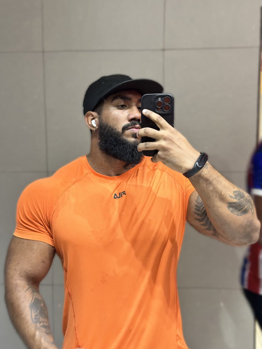 negresco tweet media