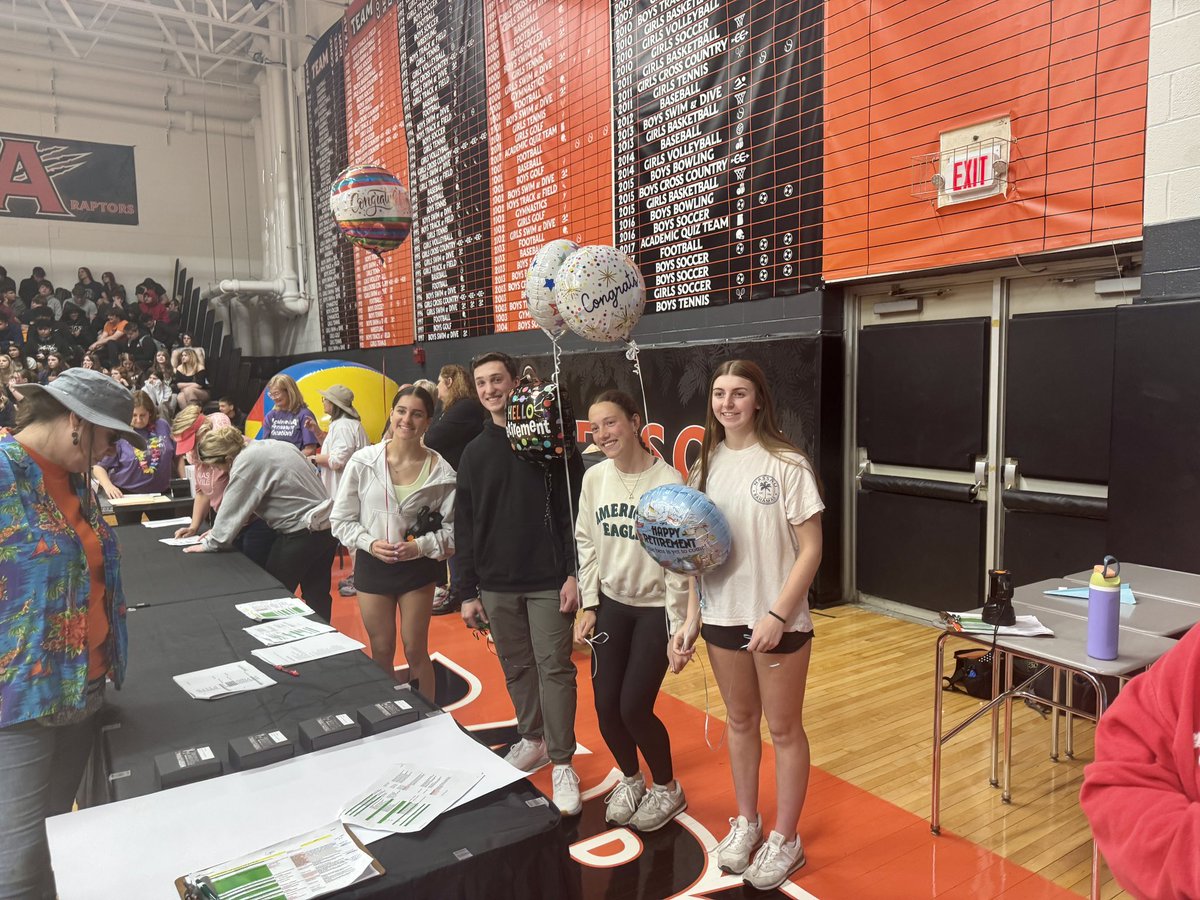 CoachOlson11's tweet image. The @RaptorReporters crushed it helping at the @AndersonRaptors pep rally this morning!! They are the most kind and helpful students!!!