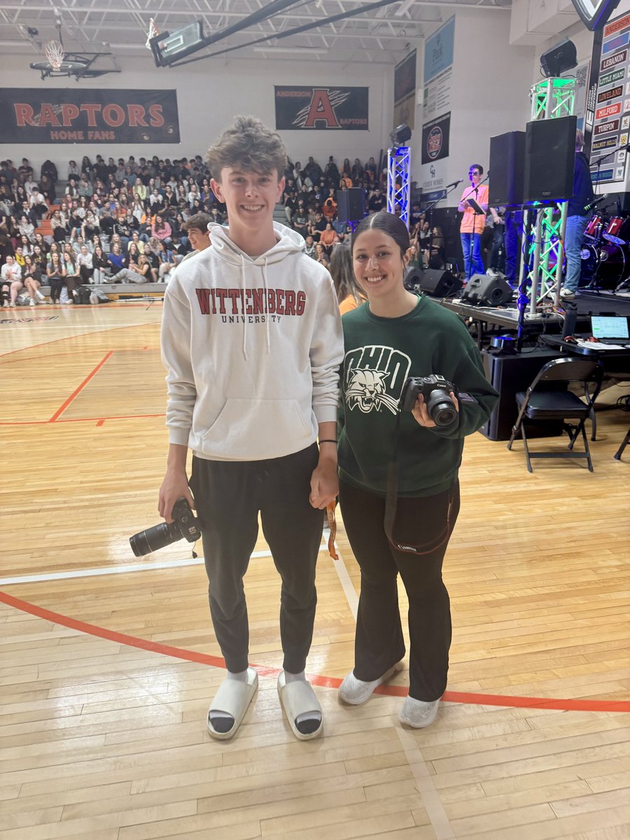 CoachOlson11's tweet image. The @RaptorReporters crushed it helping at the @AndersonRaptors pep rally this morning!! They are the most kind and helpful students!!!