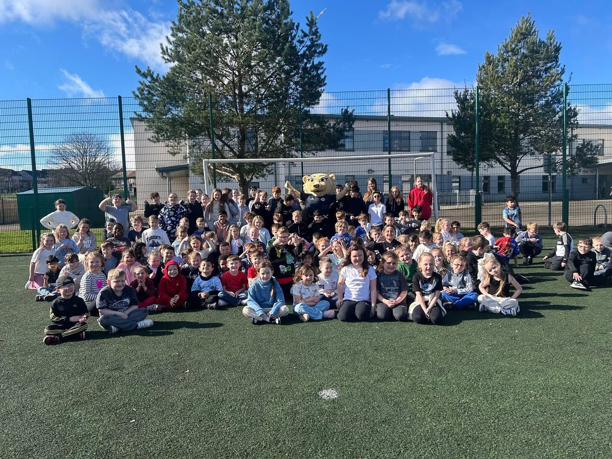 Bonnie was another busy lion today visiting Rowantree PS, Ancrum Road Ps and Barnhill Ps before walking the city centre with Tayside Police then finishing with a trip to Arbroath Youth this evening. Lots of boys and girls ready to support our SWNT next week