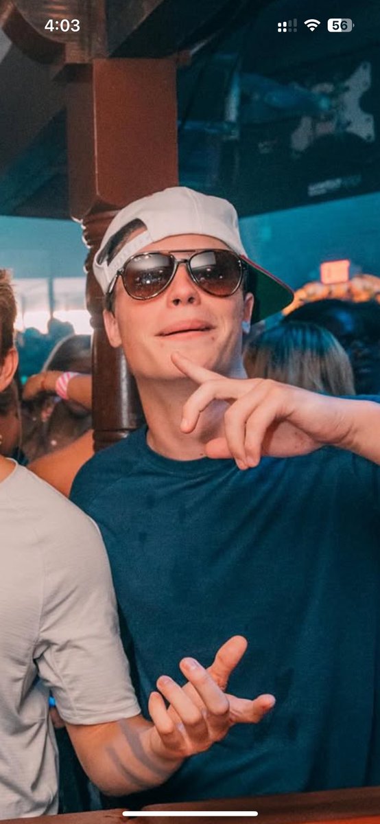 harrynuthoward's tweet image. “This one’s on me I’ll put It on my dad’s Amex” #float