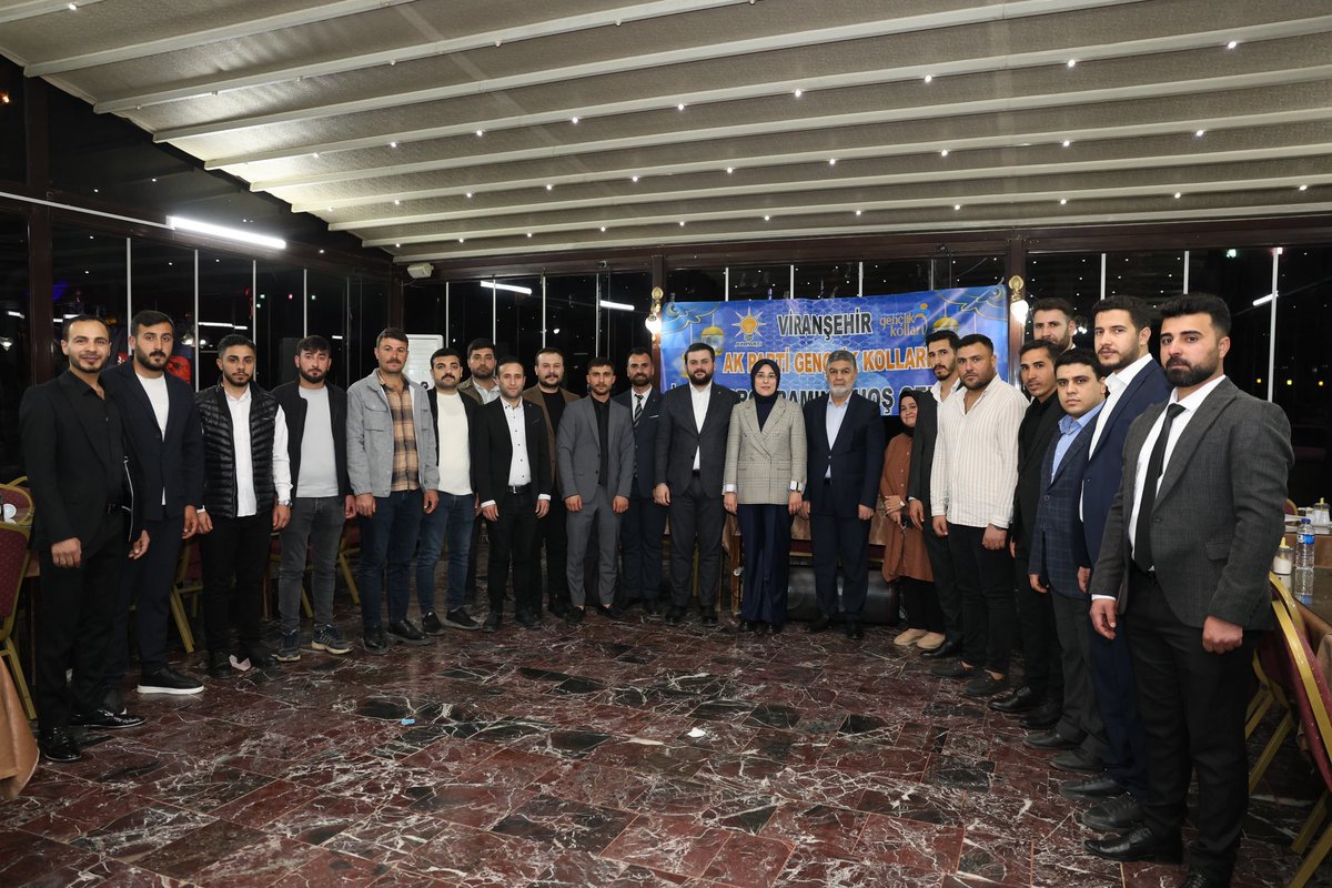 Furkan KÜÇÜK (@furkankucukk_) on Twitter photo 📍Viranşehir
Şanlıurfa Milletvekilimiz Sn. <a href="/CYAZMAC/">CEVAHİR ASUMAN YAZMACI</a> , İlçe Başkanımız <a href="/lutfibagci/">Lütfi BAĞCI</a> ve Viranşehir İlçe Gençlik Kolları Başkanımız <a href="/sinanozdm1r63/">SİNAN ÖZDEMİR</a> ile beraber Viranşehir İlçe Gençlik Kollarımızın düzenlediği iftar programına iştirak ettik. Hemşehrilerimizle bir araya gelerek 📍Viranşehir
Şanlıurfa Milletvekilimiz Sn. <a href="/CYAZMAC/">CEVAHİR ASUMAN YAZMACI</a> , İlçe Başkanımız <a href="/lutfibagci/">Lütfi BAĞCI</a> ve Viranşehir İlçe Gençlik Kolları Başkanımız <a href="/sinanozdm1r63/">SİNAN ÖZDEMİR</a> ile beraber Viranşehir İlçe Gençlik Kollarımızın düzenlediği iftar programına iştirak ettik. Hemşehrilerimizle bir araya gelerek