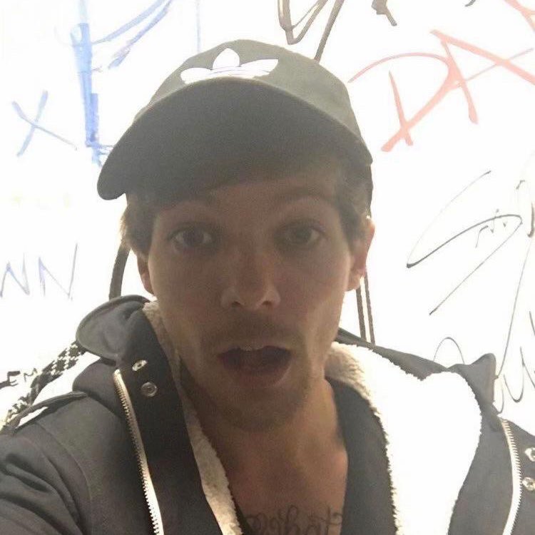 lwtsheartt's tweet image. well