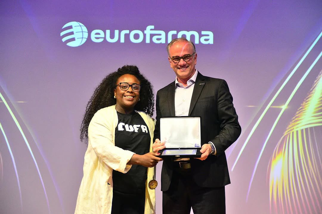 Geovana Borges , VP de Relações Institucionais da CUFA, homenageou Walker Lahmann (<a href="/walkerlahmann/">Walker Lahmann</a>), diretor da <a href="/eurofarma/">Eurofarma</a>, grande parceira em um momento de menor engajamento nas doações. #Solidariedade #CUFA