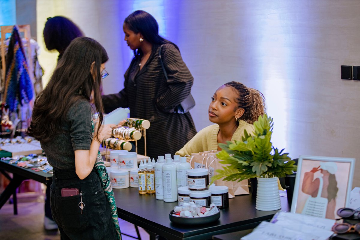hanga_central's tweet photo. As the #PitchingSession starts, have your coup d'œil inside the #WomenPopUpMarket. This #FoundersFriday is placing an emphasis on breaking barriers and building legacies, celebrating women-led businesses and innovations. 

#women #Innovation https://t.co/4Vidsp92Ra