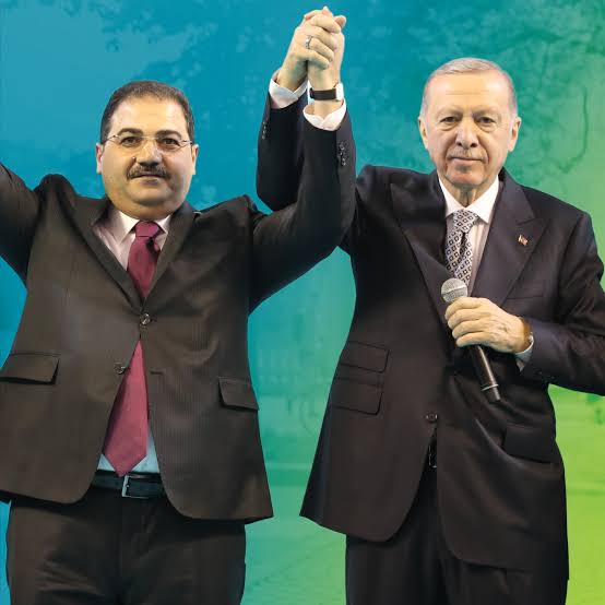 Sayın Mehmet Canpolat, Haliliye’yi Ne Hâle Getirdiniz?

❗️ Şanlıurfa’nın en büyük ilçesi olan Haliliye Belediyesi’nin içler acısı durumunu ne yapacağız? Sayın Mehmet Canpolat, Haliliye’de işler nasıl gidiyor, haberiniz var mı, yoksa sadece seçimden seçime mi ortaya çıkıyorsunuz?