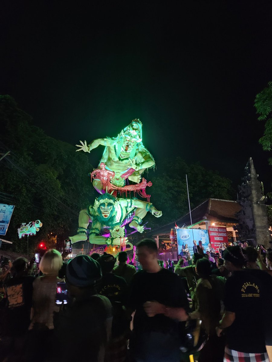 wandersmurf's tweet image. First ogoh-ogoh! What a long long ride today~ Can't wait for tomorrow!