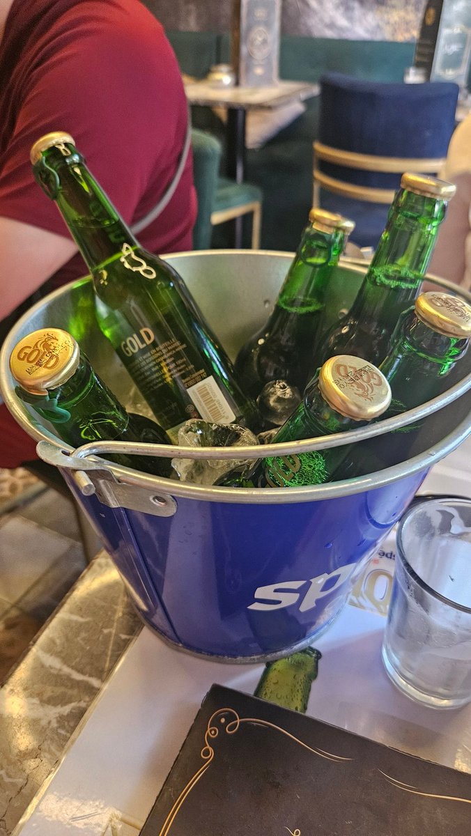gemalfels831's tweet image. "Let's be a tourist" lasted 20 minutes 🤦‍♀️ anyone for a beer? Just the one....... 🤣🙈 ..... the one beer 🤣🤣 #oneofthelads #perpsviamarrakech #takingiteasy