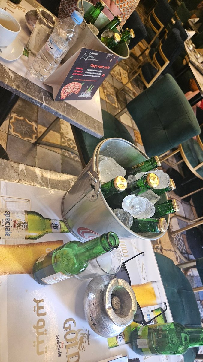 gemalfels831's tweet image. "Let's be a tourist" lasted 20 minutes 🤦‍♀️ anyone for a beer? Just the one....... 🤣🙈 ..... the one beer 🤣🤣 #oneofthelads #perpsviamarrakech #takingiteasy