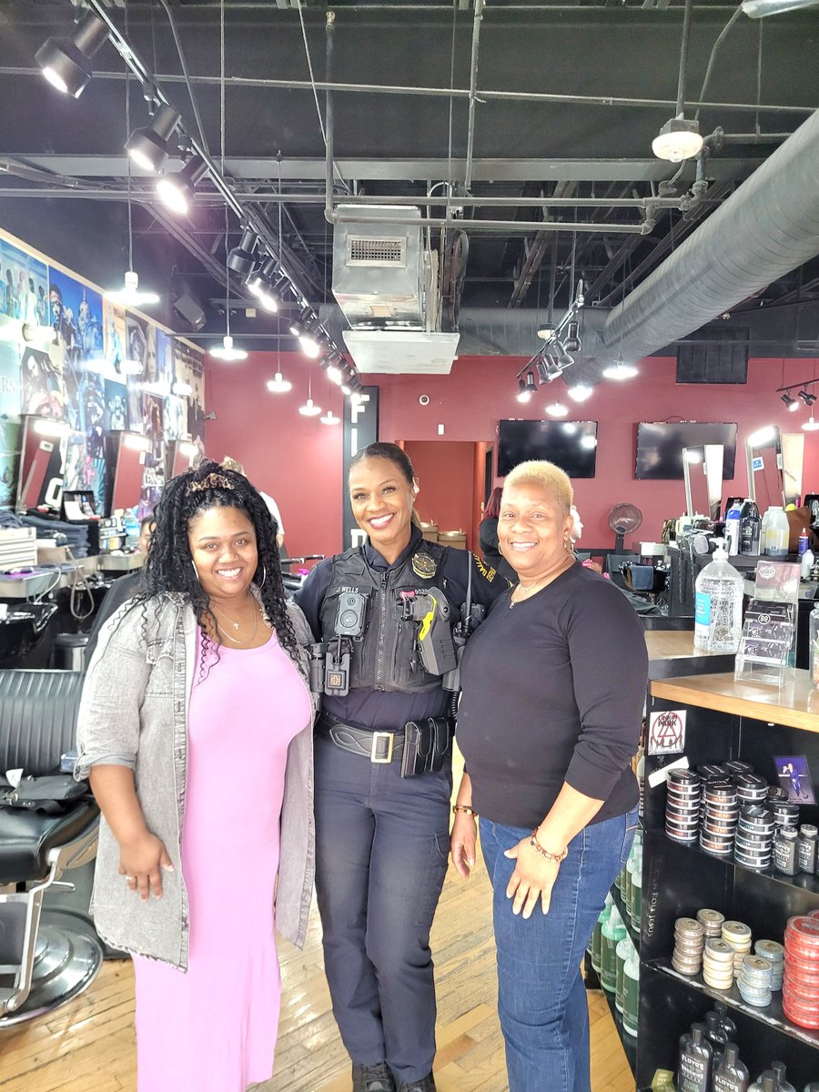 Dallas Central (@dpdcentralnpo) on Twitter photo Barbershop Talk at Floyd's 99 Barbershop (5706 E Mockingbird Ln)
<a href="/DPDCentralNPO/">Dallas Central</a> <a href="/DerrickVWDPD/">Derrick Wright</a> <a href="/DPDChiefIgo/">Michael Igo</a> Barbershop Talk at Floyd's 99 Barbershop (5706 E Mockingbird Ln)
<a href="/DPDCentralNPO/">Dallas Central</a> <a href="/DerrickVWDPD/">Derrick Wright</a> <a href="/DPDChiefIgo/">Michael Igo</a>