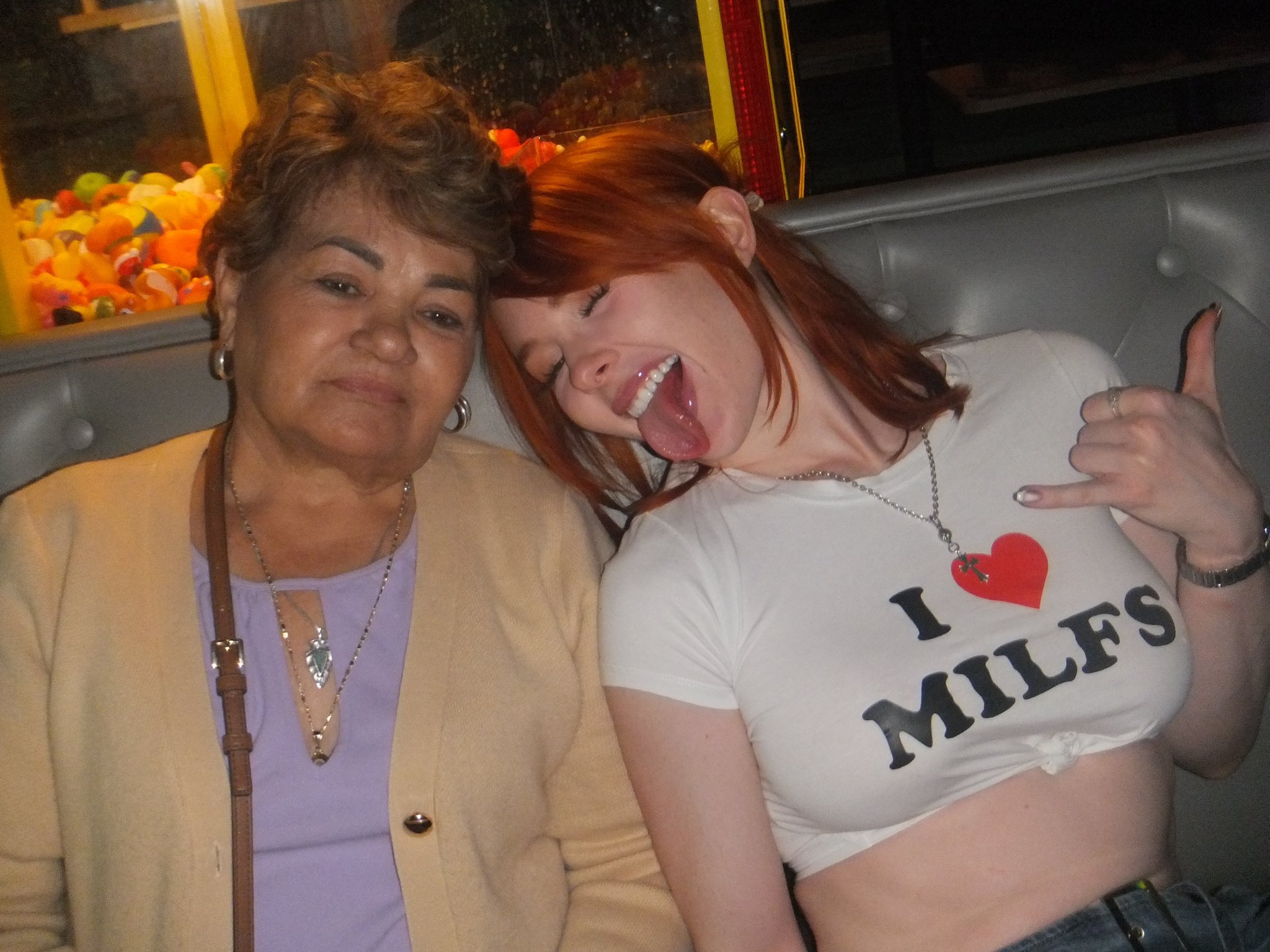 I think she liked my shirt https://t.co/z44JfHqm4i